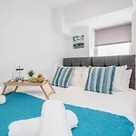 2 Bedroom Apartment At Modernview Serviced Accommodation Watford Town Centre F15