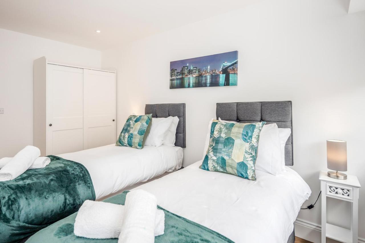 2 Bedroom At Modernview Serviced Watford Town Centre F15 Apartment